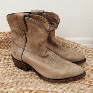 Frye Billy Short western cowboy boots ankle taupe gray leather